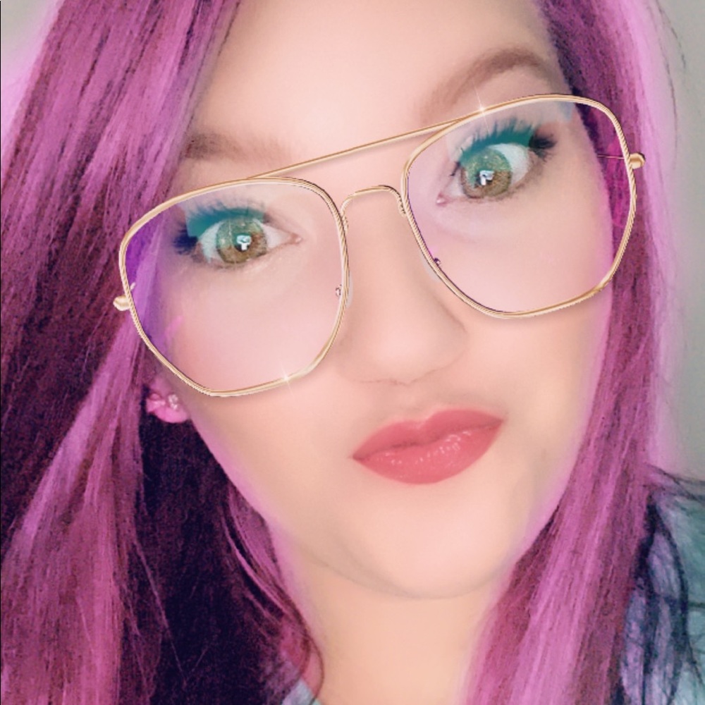 Meet your Posher, Nikki